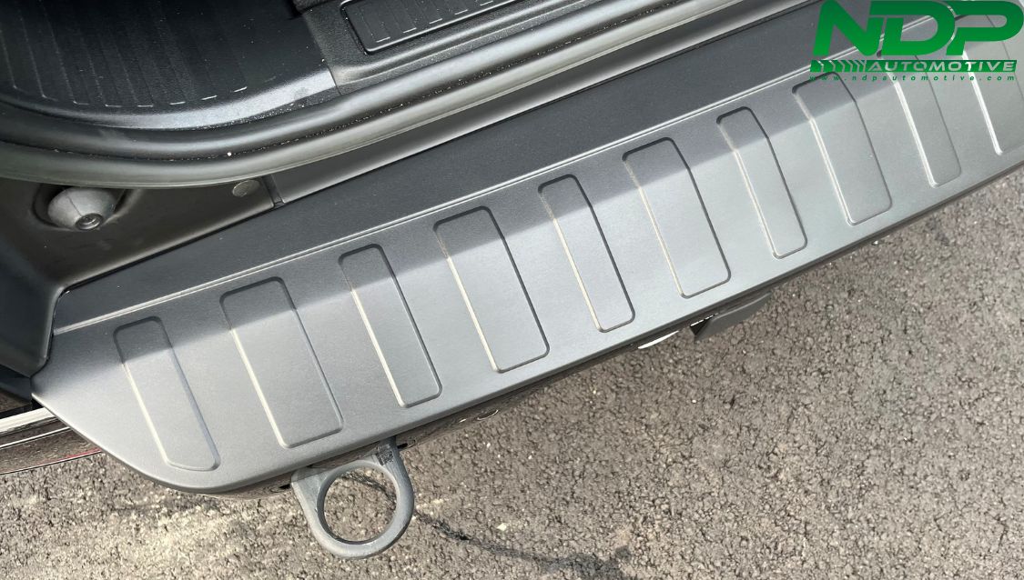 Black XL Aluminium Rear Bumper Protector - Fits 2020+ Defender