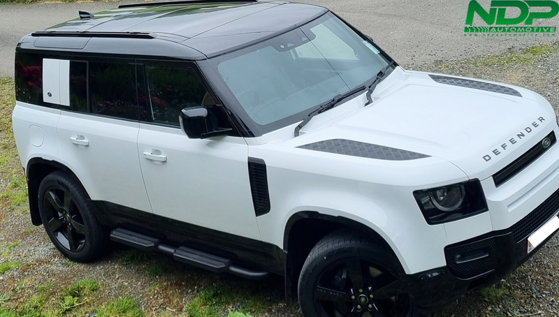PREMIUM SIDE STEPS - FITS DEFENDER 110