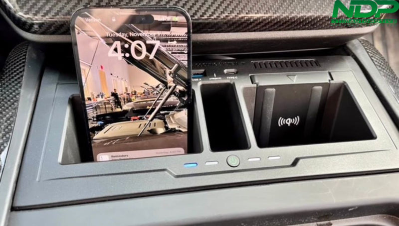 DUAL WIRELESS CHARGING DOCK - FITS DEFENDER 2020+